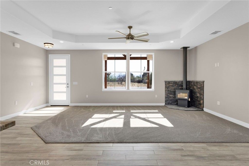 Image 8 of property listing at 13710 Iroquois Road, Apple Valley, CA 92307