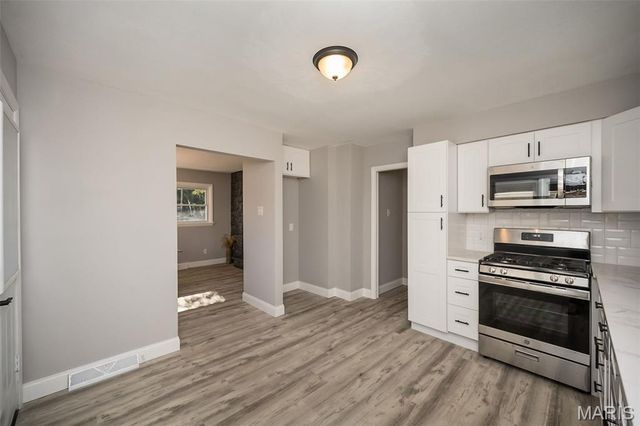 10081 Thorpe Avenue, St Louis, MO 63114