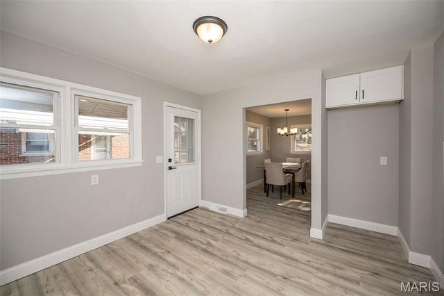 10081 Thorpe Avenue, St Louis, MO 63114