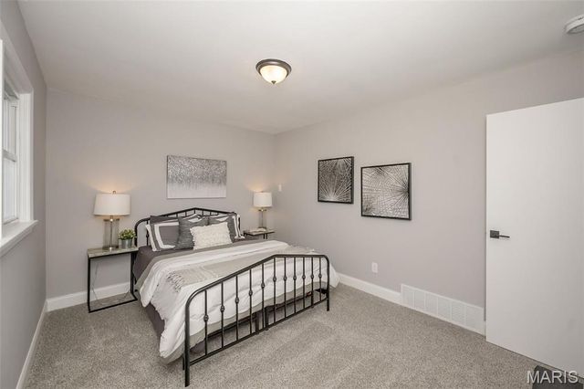 10081 Thorpe Avenue, St Louis, MO 63114