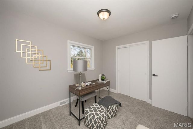 10081 Thorpe Avenue, St Louis, MO 63114