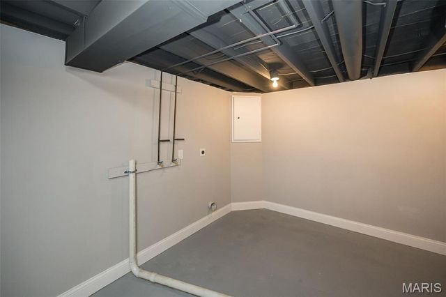 10081 Thorpe Avenue, St Louis, MO 63114