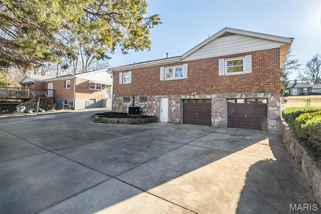 10081 Thorpe Avenue, St Louis, MO 63114