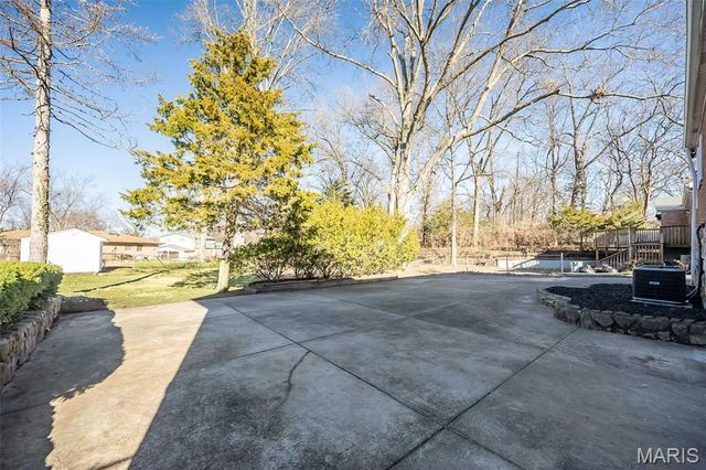 10081 Thorpe Avenue, St Louis, MO 63114