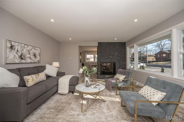 10081 Thorpe Avenue, St Louis, MO 63114