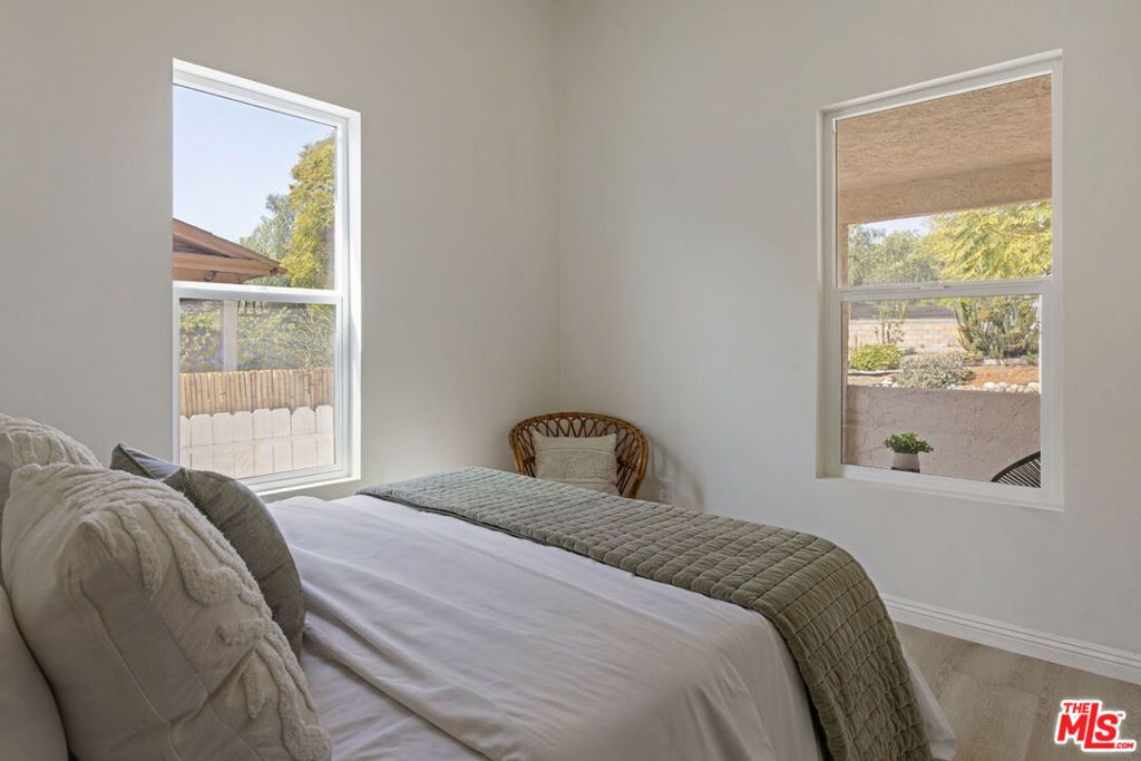 Image 18 of property listing at 560 N Westlake Avenue, Los Angeles, CA 90026