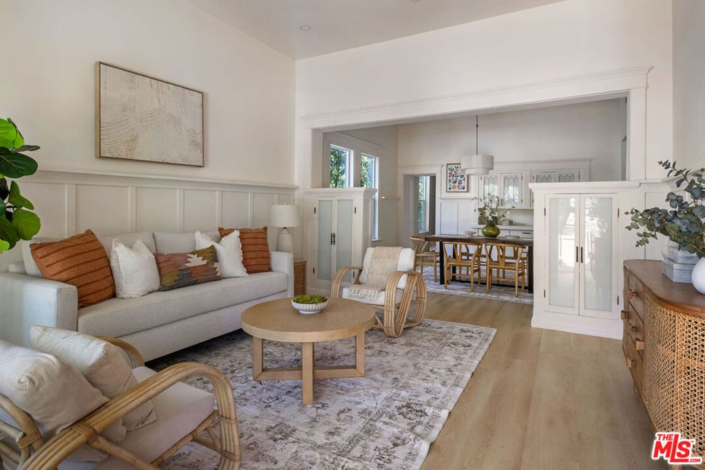 Image 6 of property listing at 560 N Westlake Avenue, Los Angeles, CA 90026