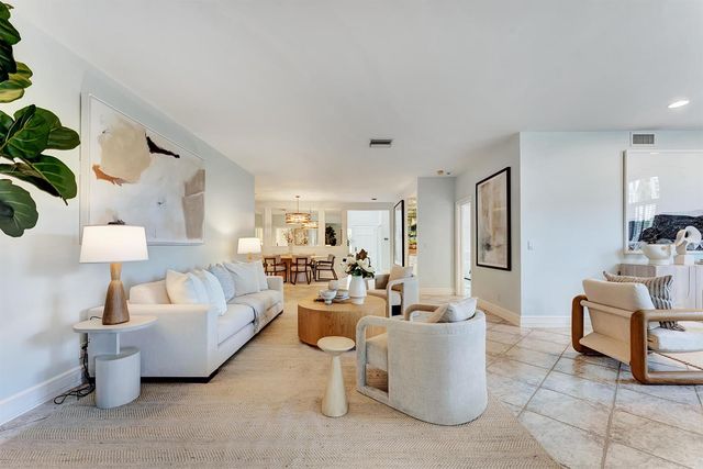 310 Spyglass Way, Jupiter, FL 33477