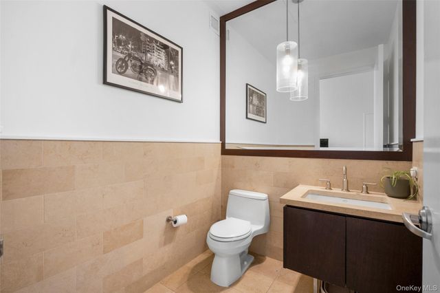 25 Leroy Place 212, New Rochelle, NY 10805