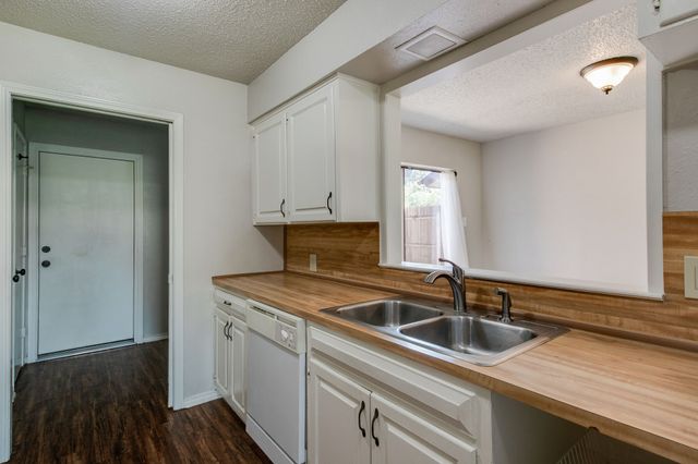 1728 Stonegate Drive, Denton, TX 76205