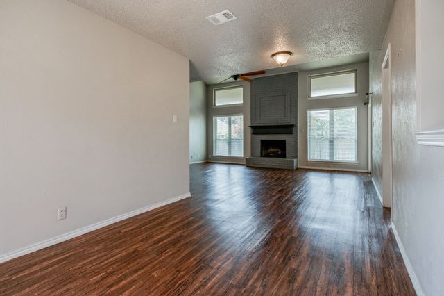 1728 Stonegate Drive, Denton, TX 76205