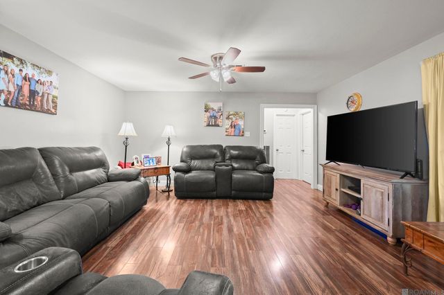 12175 Peairs Rd, Zachary, LA 70791