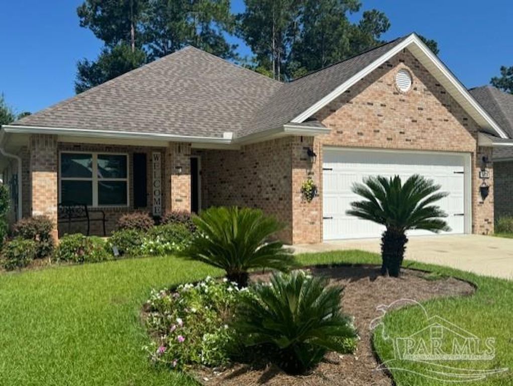 5679 Dunridge Dr, Pace, FL 32571