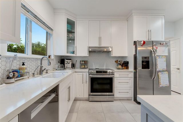 3068 Shipping Avenue, Coconut Grove, FL 33133
