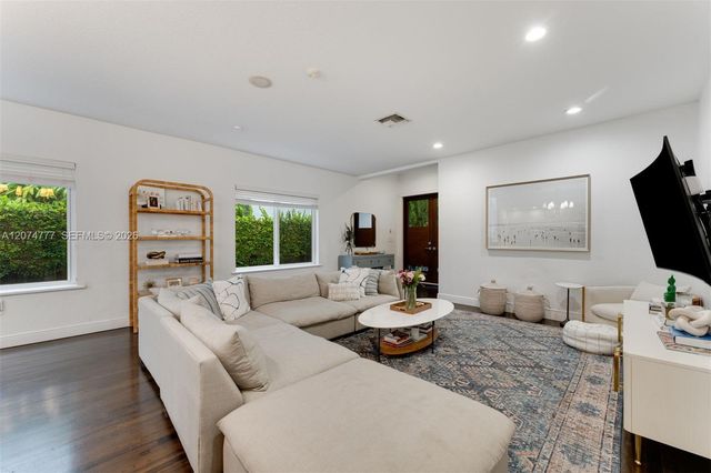3068 Shipping Avenue, Coconut Grove, FL 33133