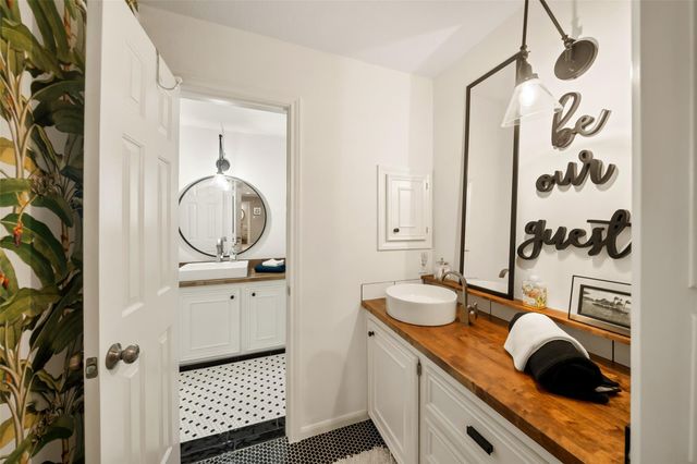 18210 Farnsfield Drive, Houston, TX 77084