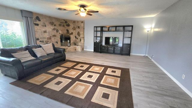 112 E Oleander Avenue, Fresno, CA 93706