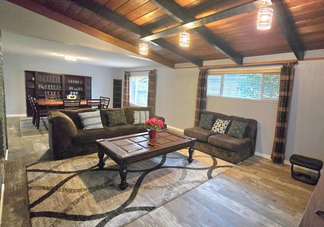 112 E Oleander Avenue, Fresno, CA 93706