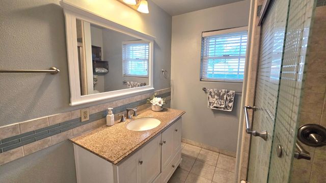 112 E Oleander Avenue, Fresno, CA 93706