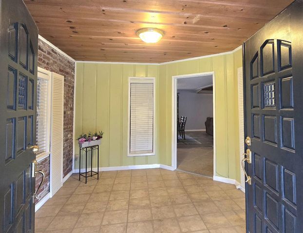 112 E Oleander Avenue, Fresno, CA 93706