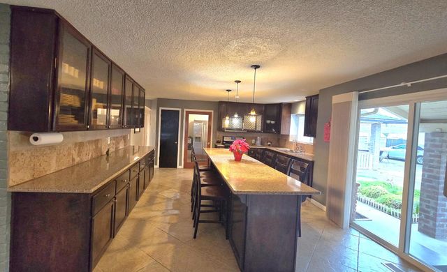 112 E Oleander Avenue, Fresno, CA 93706