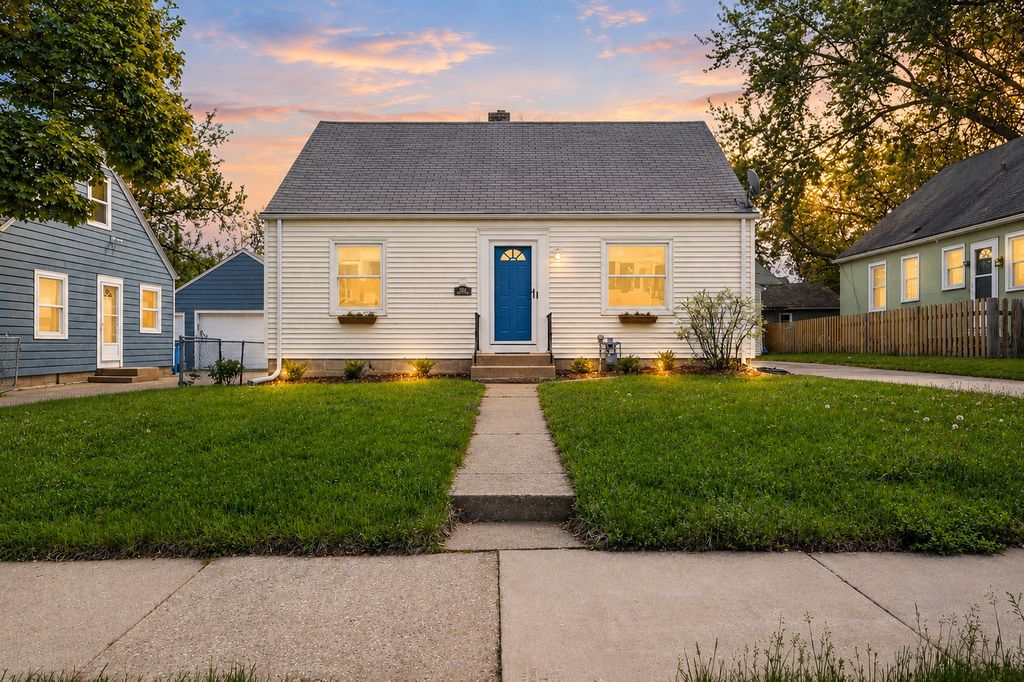 1108 Oakdale Avenue, West Saint Paul, MN 55118