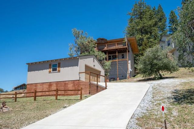 1138 Heather Dr, Murphys, CA 95247