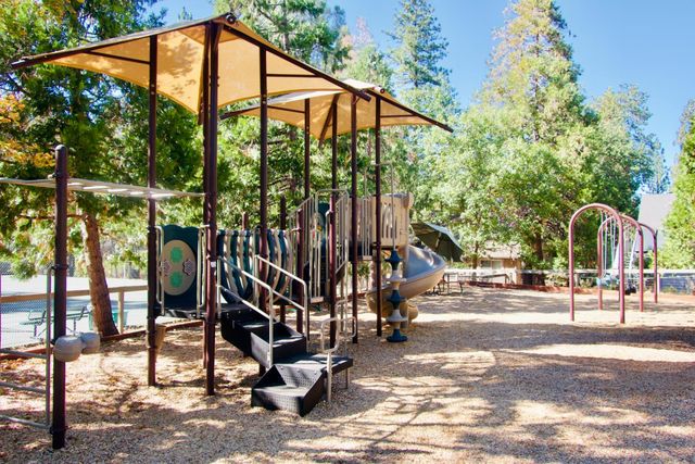 1138 Heather Dr, Murphys, CA 95247
