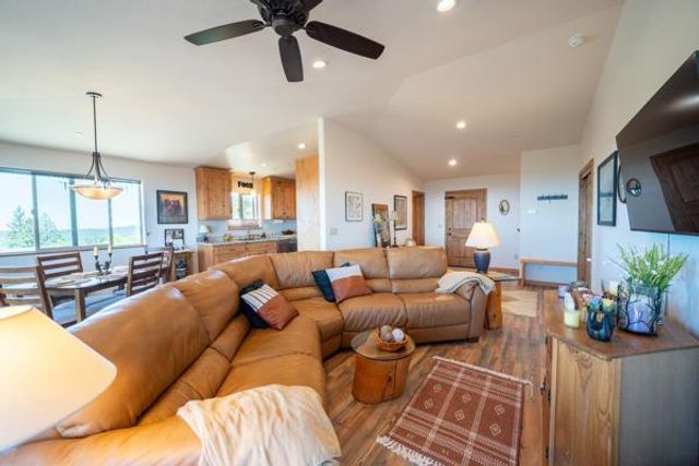 1138 Heather Dr, Murphys, CA 95247