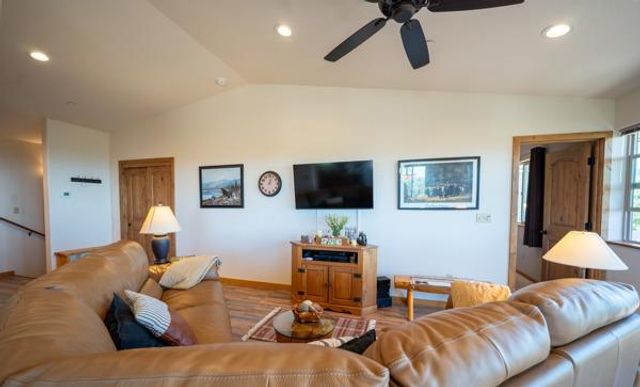 1138 Heather Dr, Murphys, CA 95247