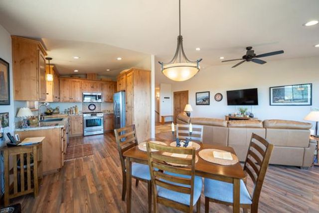 1138 Heather Dr, Murphys, CA 95247