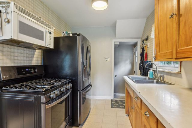 4145 Zenith Avenue N, Robbinsdale, MN 55422