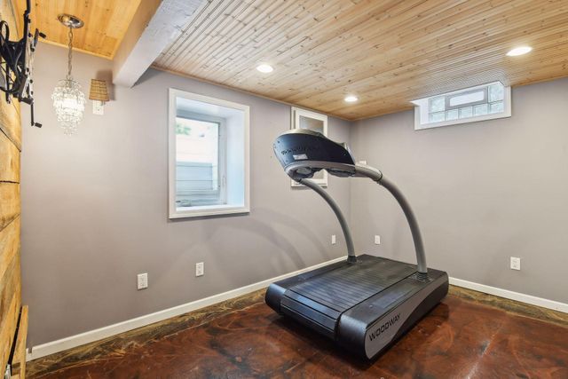 4145 Zenith Avenue N, Robbinsdale, MN 55422