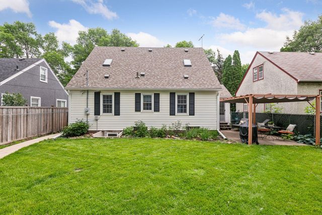 4145 Zenith Avenue N, Robbinsdale, MN 55422