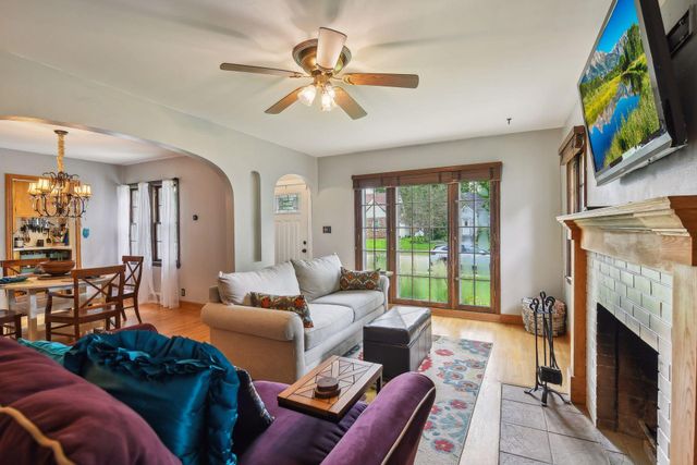 4145 Zenith Avenue N, Robbinsdale, MN 55422