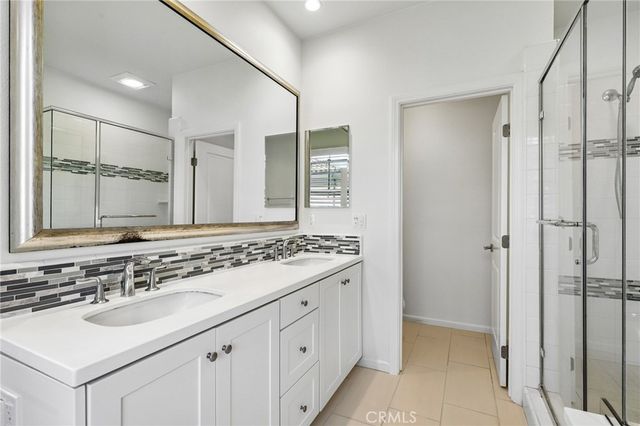 150 Barrow, Irvine, CA 92620