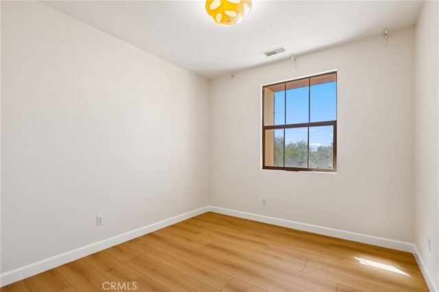150 Barrow, Irvine, CA 92620