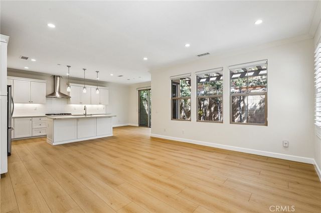 150 Barrow, Irvine, CA 92620