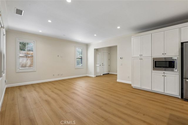 150 Barrow, Irvine, CA 92620