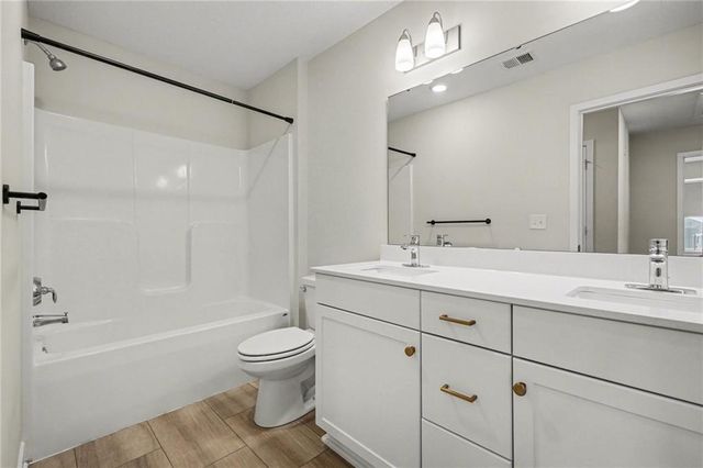 18077 Hauser Street, Overland Park, KS 66013