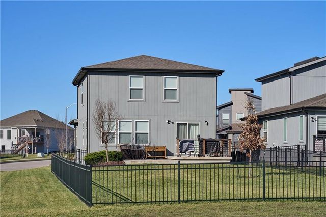 18077 Hauser Street, Overland Park, KS 66013