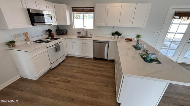 1000 W ELNA RAE Street, Tempe, AZ 85281