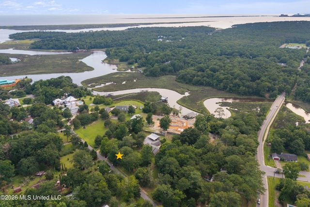 153 Pittman Road, Ocean Springs, MS 39564