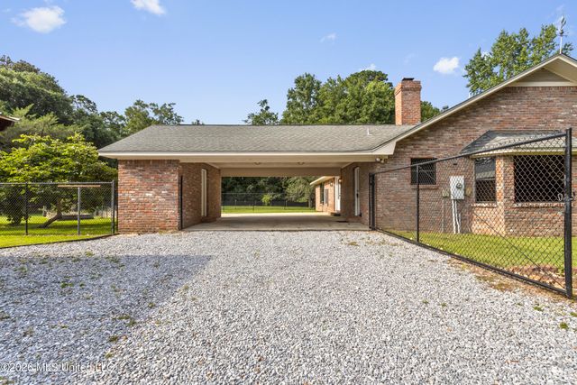 153 Pittman Road, Ocean Springs, MS 39564