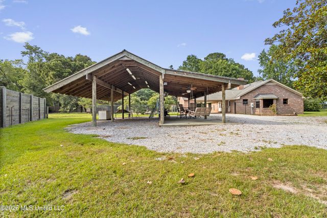 153 Pittman Road, Ocean Springs, MS 39564