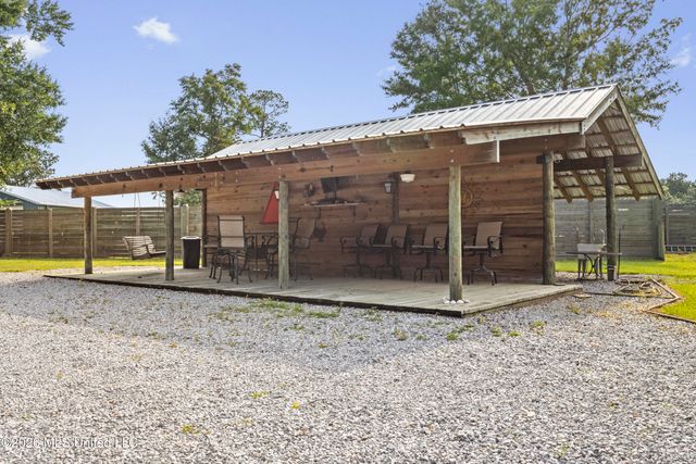 153 Pittman Road, Ocean Springs, MS 39564