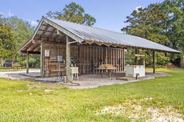 153 Pittman Road, Ocean Springs, MS 39564