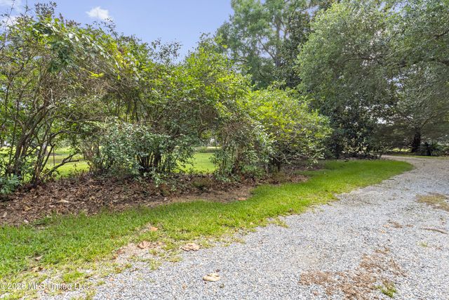 153 Pittman Road, Ocean Springs, MS 39564
