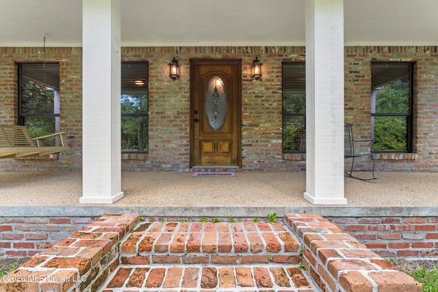 153 Pittman Road, Ocean Springs, MS 39564