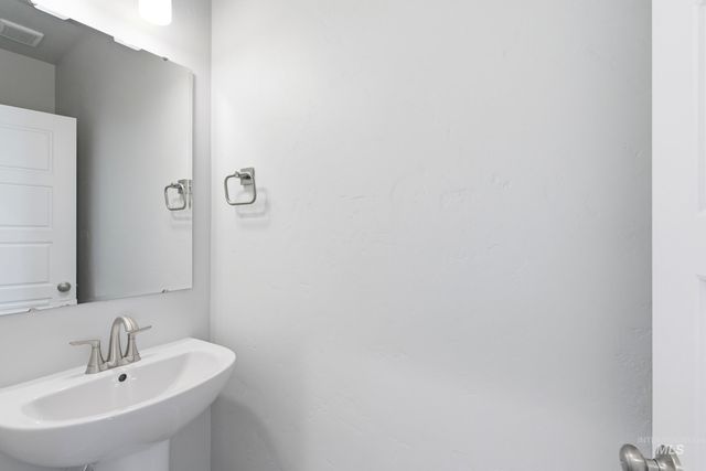 901 E Crab Springs St, Nampa, ID 83686